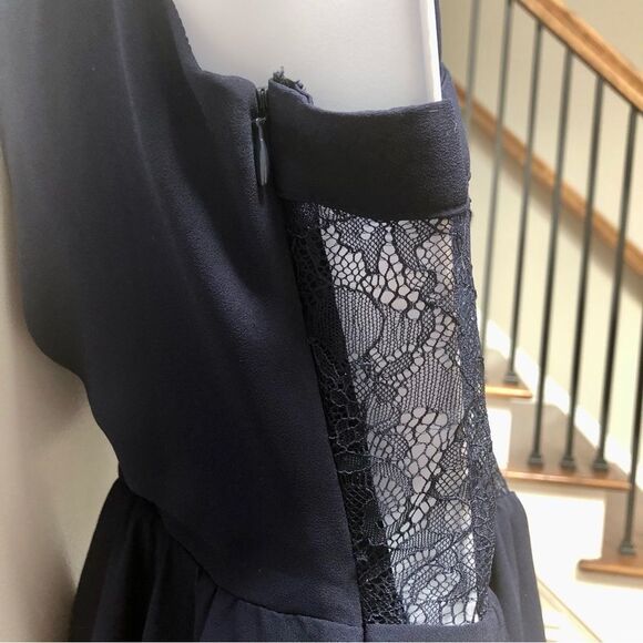 BCBG Generation navy blue layered lace back cocktail dress woman’s size 2 - Picture 4 of 11